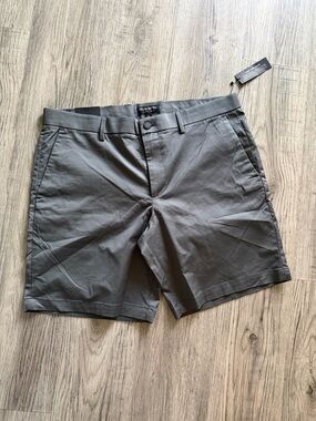 Banana Republic Men's Gray Flat-Front Chino Shorts